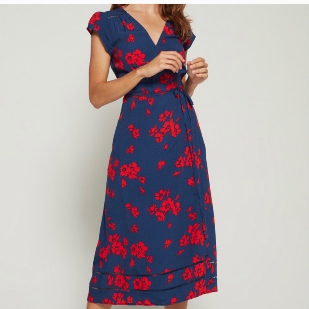 Flattering Gap wrap dress